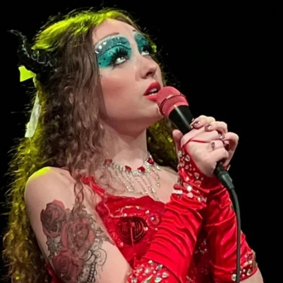 Chappell Roan My Kink Is Karma Inspired Figurine - Picture 5 of 8